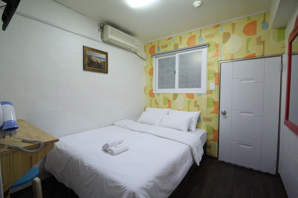 Apple Backpackers Hostel