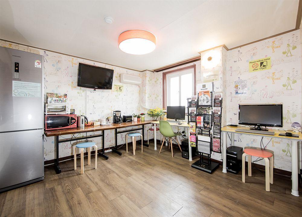 Apple Backpackers Hostel