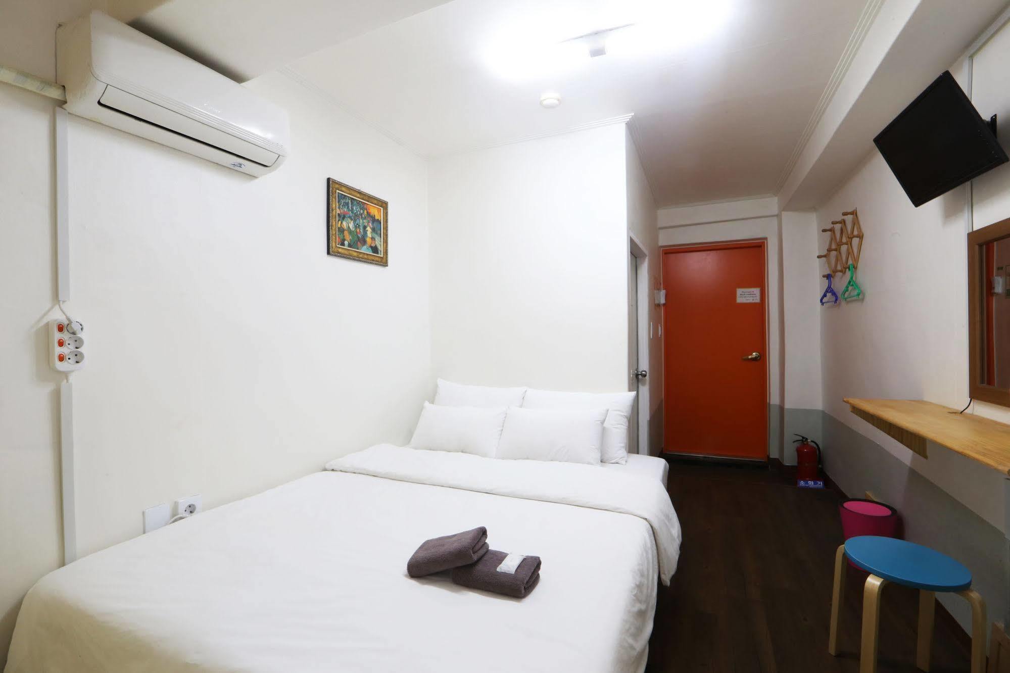 Apple Backpackers Seoul