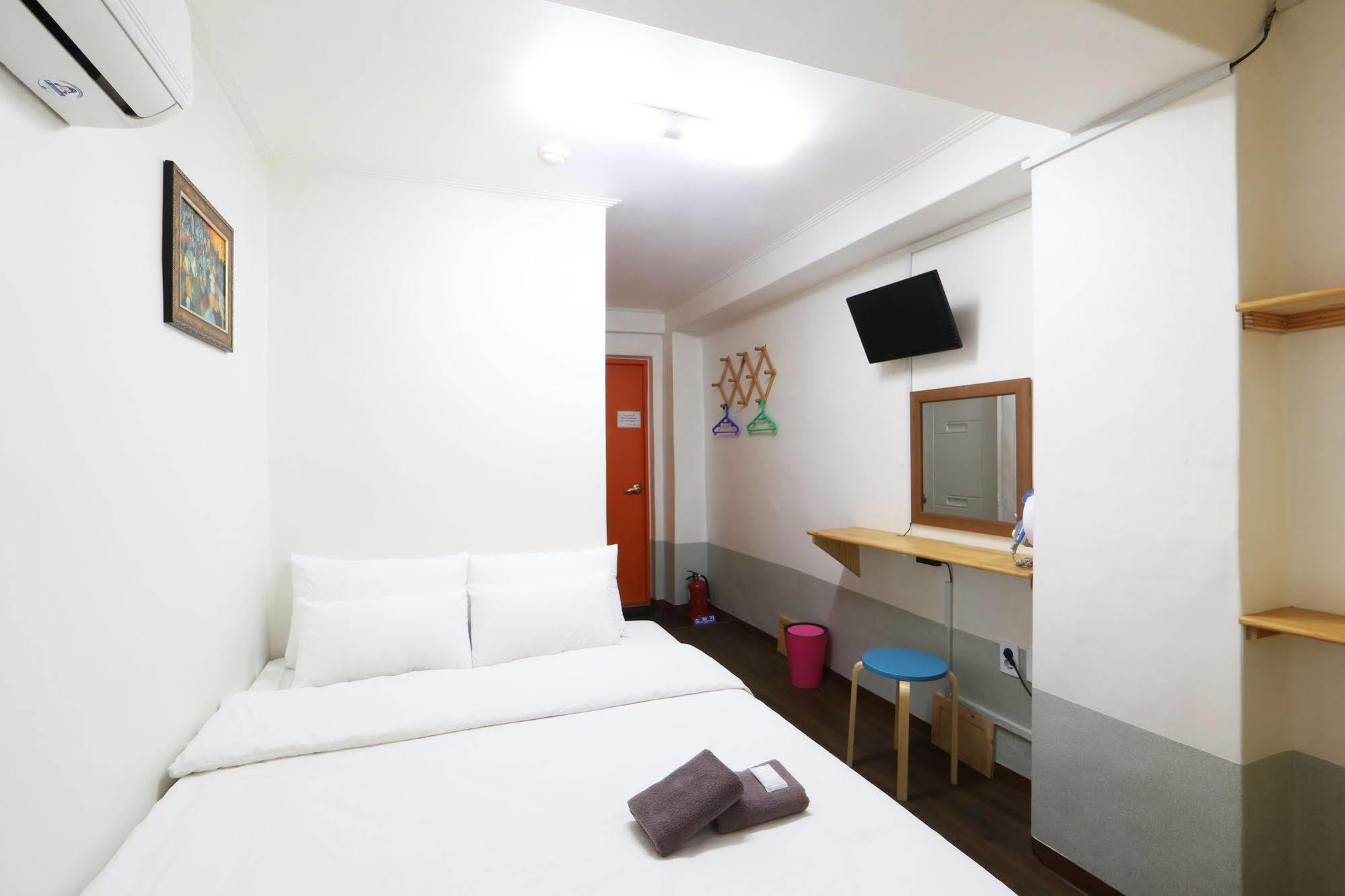Apple Backpackers Hostel