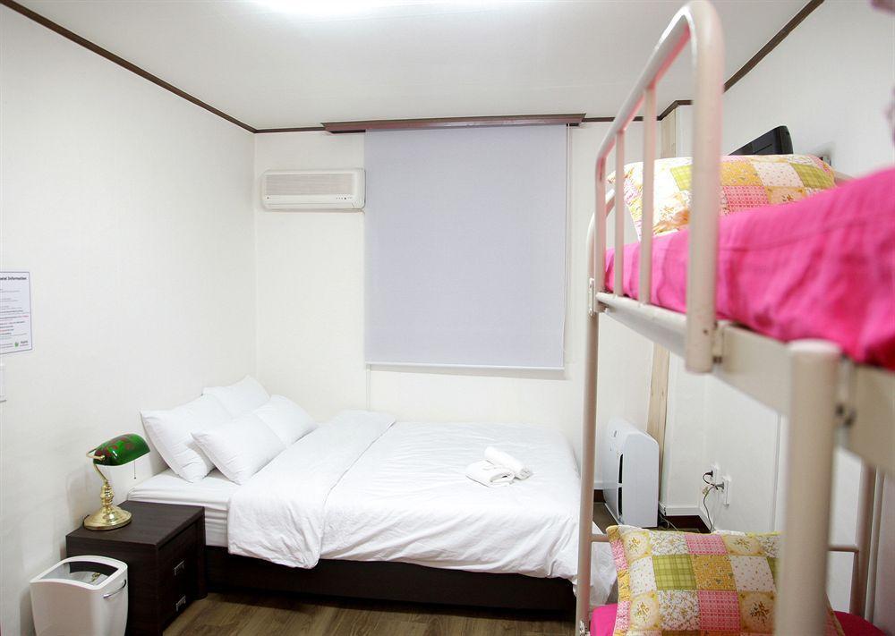 Apple Backpackers Albergue *